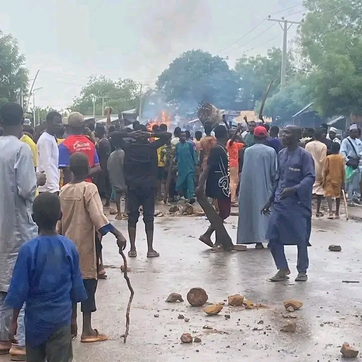 Matasa sun jefi Shugaban Majalisar Sakkwato saboda hare-haren ’yan bindiga
