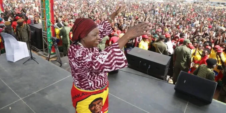 Mataimakiyar shugaban ƙasar Zambia ta tsallake rijiya da baya a hatsarin jirgi