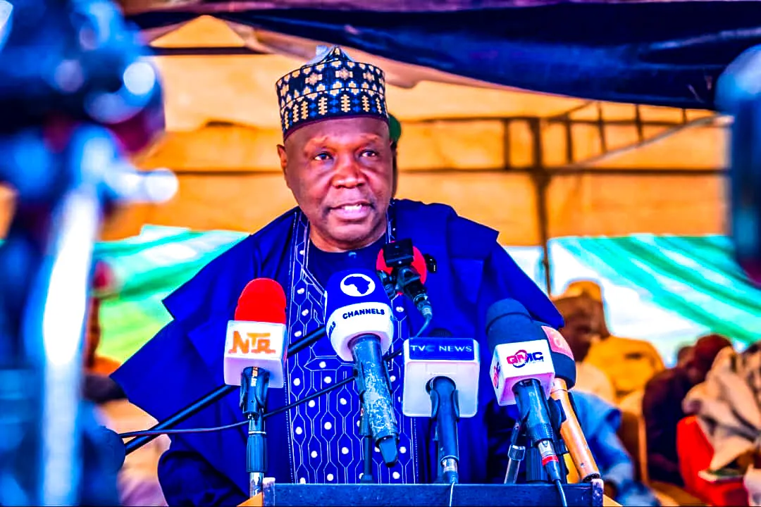 PDP ta caccaki Gwamnan Gombe kan bai wa mawaƙin Kano kyautar mota da filaye