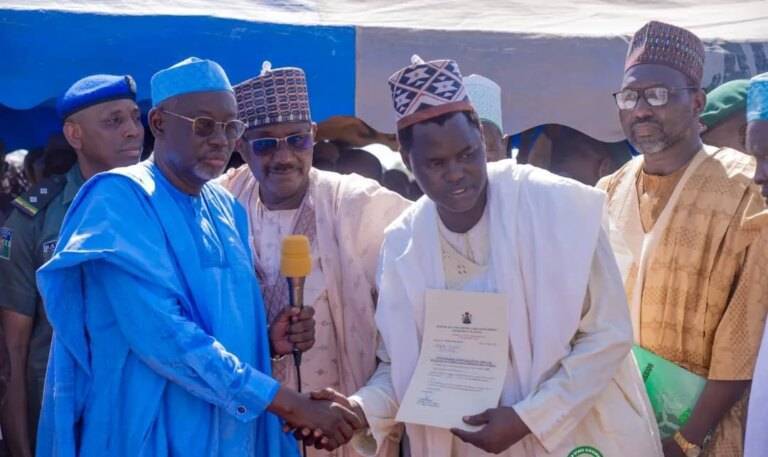 Rikicin fili: Gwamnatin Jigawa ta raba gonaki ga manoman iyakar ƙasa