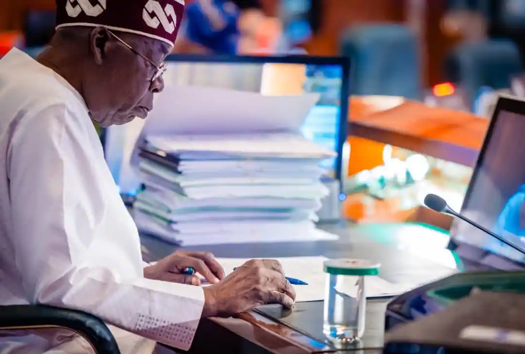 Tinubu ya ƙara yawan rundunonin sojin Najeriya zuwa 12