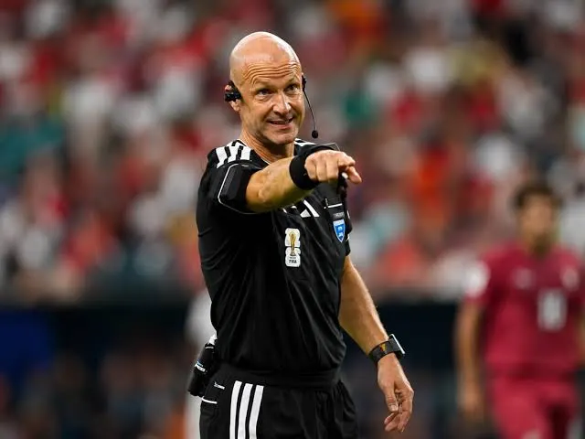 Anthony Taylor ya yi ritaya daga alƙalancin wasanni